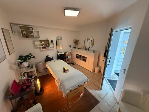 Foto - Ich biete einen Mietplatz in einem Schönheitssalon an