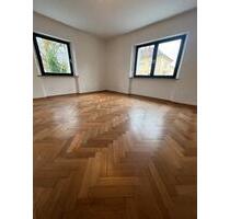 3-Zimmer-Erdgeschosswohnung (Hochparterre) mit Küche und Garage - Straubing