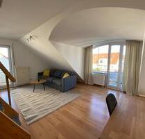 Modern möblierte 1,5 ZKB DG-Wohnung mit 3 Balkonen zur Miete. - Markt Indersdorf