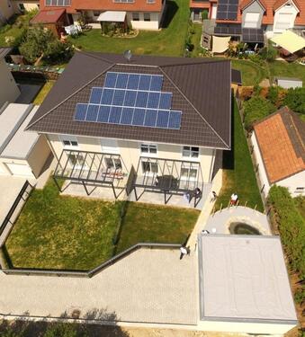 Foto - Effizienzhaus40 mit PV-Anlage und vier Zimmern in Inchenhofen