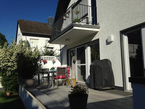 Foto - Luxussanierte 100 qm EG-Wohnung mit Garage und kleinem Garten