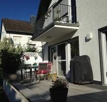Luxussanierte 100 qm EG-Wohnung mit Garage und kleinem Garten - Euskirchen Dom-Esch