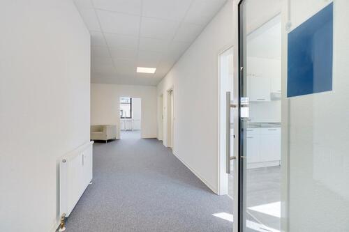 Foto - Hier macht das Arbeiten Spaß! - 1.450,00 EUR Kaltmiete,