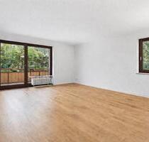 Modernisierte 4-Zi.-Wohnung mit Kamin & Südbalkon - Konstanz Dettingen-Wallhausen