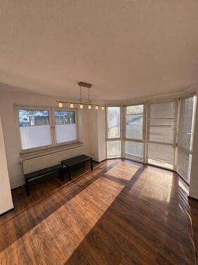 Foto - Attraktive 2-Zimmer-Wohnung mit Südbalkon in zentraler Lage