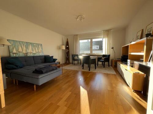 Foto - 2 Zimmer; Küche; Bad; Balkon; voll möbliert und ausgestattet