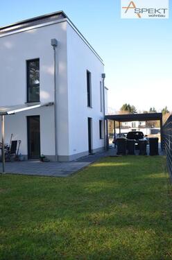 Foto - TOP.ENERGIEEFFIZIENTES WOHNEN – Moderne Doppelhaushälfte mit Terrasse, Garten & Carport in Bielefeld-Sennestadt