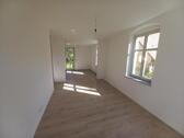 Foto - Vollsanierte 3-Raum-Whg. 75,6 m², Balkon, EBK, Fußboden-Hzg.