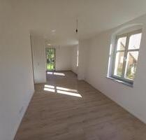 Vollsanierte 3-Raum-Whg. 75,6 m², Balkon, EBK, Fußboden-Hzg. - Schirgiswalde-Kirschau