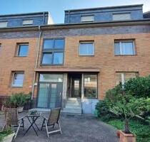 Duisburg-Rahm: helle 3,5 Zi- Wohnung in netter Hausgemeinschaft