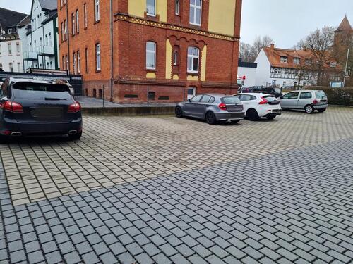 Foto - PKW Außenstellplatz in zentraler Lage von Bad Hersfeld ab sofort frei !