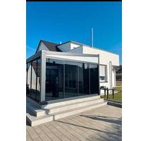 Modernisiertes Zweifamilienhaus mit Wintergarten in Mutlangen