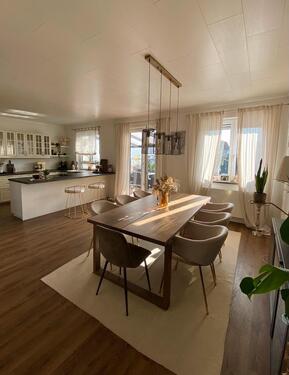 Foto - Kernsanierte EG-Wohnung (208 m²) mit großer Terrasse