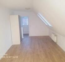 Kernsanierte 2-Zimmer-DG-Wohnung (76 m²) in Preußisch Oldendorf