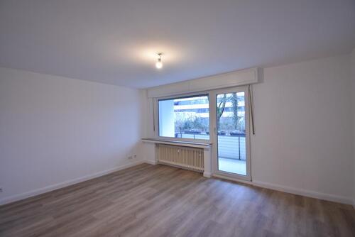 Foto - Ruhiges Wohnen! Sanierte 2-Zimmer-Whg mit Balkon