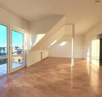 Helle 2-Raum Wohnung (EBK, Balkon, Stellplatz, Keller) - Apolda