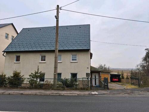Foto - Große 2 oder 3-Raum Wohnung mit Einbauküche, Garten und Carport
