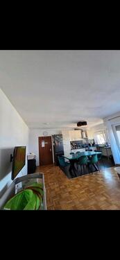 Foto - Helle 4 Zim.Wohn.Alt SB.Balkon,Keller,Garage,Nähe HTW,HBF,Schloss