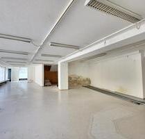 Preisgünstige Lagerflächen - 1.230,00&nbsp;EUR Kaltmiete, ca.&nbsp; 615,00&nbsp;m&sup2; in Wörth an der Donau (PLZ: 93086)