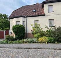 Vermiete Haushälfte - 1.000,00&nbsp;EUR Kaltmiete, ca.&nbsp; 160,00&nbsp;m&sup2; in Gardelegen (PLZ: 39649) Dannefeld