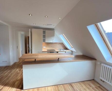 Foto - Möbelierte Dachgeschosswohnung mit EBK