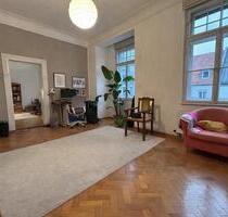 Exklusive, lichtdurchflutete 4-Zimmer-Altbauwohnung mit Parkett & hohen Decken im Bismarckviertel - Augsburg Antonsviertel