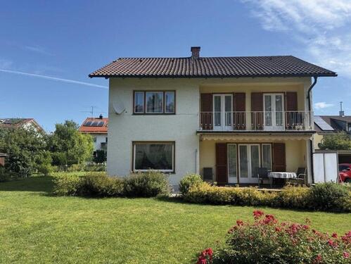 Foto - Älteres Einfamilienhaus mit großem Garten in guter Lage