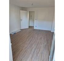 2 Raum Wohnung mit Balkon und Wanne - Riesa