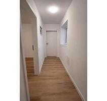 Modern sanierte 2-Zimmer-Wohnung mit Einbauküche inkl. Strom und Heizkosten - Kusel