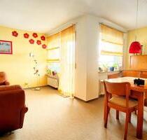 Ab April! Eislingen-Nord, gepflegte 2-Zi.Whg., Stellplatz u. Balkon - Eislingen (Fils)