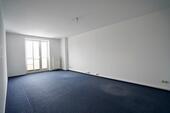 Foto - Zentrale 2-Zimmer-Wohnung mit ca. 68 m² im Obergeschoss