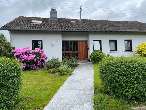 Foto - Einfamilienhaus Bungalow auf großem Grundstück