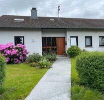 Einfamilienhaus Bungalow auf großem Grundstück - Peterswald-Löffelscheid
