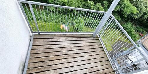 》3 ZI OASE, EINBAUKÜCHE, BALKON, TAGESLICHTBAD !!