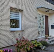 Charmante Doppelhaushälfte mit Wohlfühlgarantie in Langenfeld - Langenfeld (Rheinland)
