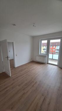 Foto - Ihre neue Wohlfühlzone: Renovierte 2-Zimmer-Wohnung mit Balkon