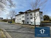 Foto - Diese attraktive und barrierearme Wohnung befindet sich in einem gepflegten Mehrfamilienhaus in Kranichfeld. Durch einen separaten Eingang erreichen Sie die Wohnfläche von ca. 73 m² die sich auf...