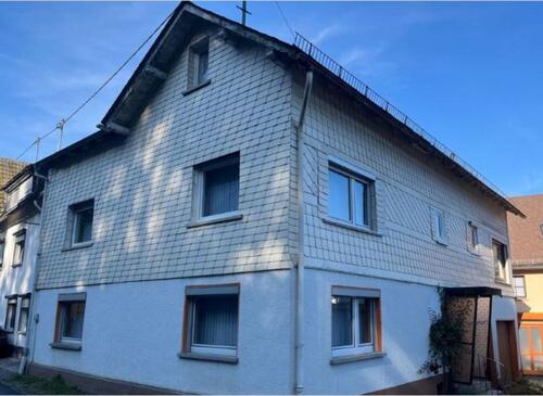 Foto - Fachwerkhaus im alten Ortskern von Niederdresselndorf