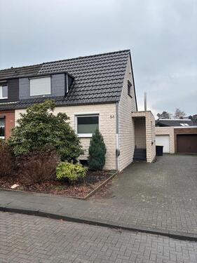 Foto - Doppelhaushälfte in bevorzugter Wohnlage - kernsaniert