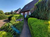 Foto - Schönes freistehendes 1 bis 2 Familienhaus mit großem Garten