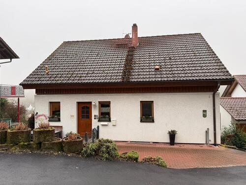 Foto - Geräumiges 5-Zimmer Niedrigenergiehaus Neckabischofsheim