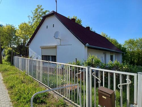 Foto - Kleines bezugsfertiges Haus, nicht weit vom Balaton.