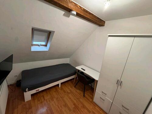 Foto - Möbeliertes WG Zimmer mit eigenem Bad in Kaiserslautern