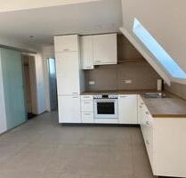 Stilvolle 4,5-Zimmer-Maisonette in Metzingen mit EBK