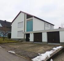 Gepflegtes Zweifamilienhaus mit vielseitiger Nutzungsmöglichkeit - Schwanfeld