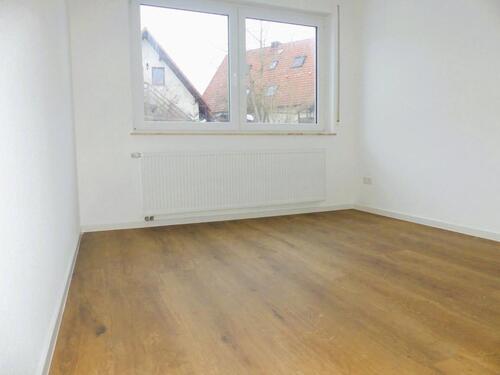 Foto - 8 Zimmer Mehrfamilienhaus, Wohnhaus in Schwanfeld