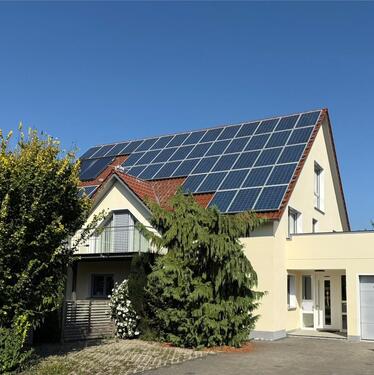 Foto - Haushälfte in Zweifamilienhaus mit großer Terrasse und Dachstudio