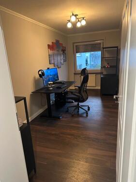 Foto - Moderne 3-Zimmer-Wohnung (80m²) mit Balkon, Aufzug & Parkplatz