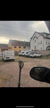 Foto - Parkplatz zu vermieten - 10,00 EUR Kaltmiete,