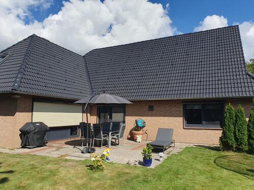 Foto - Großes Einfamilienhaus mit Garten in Sackgassenlage im Grünen